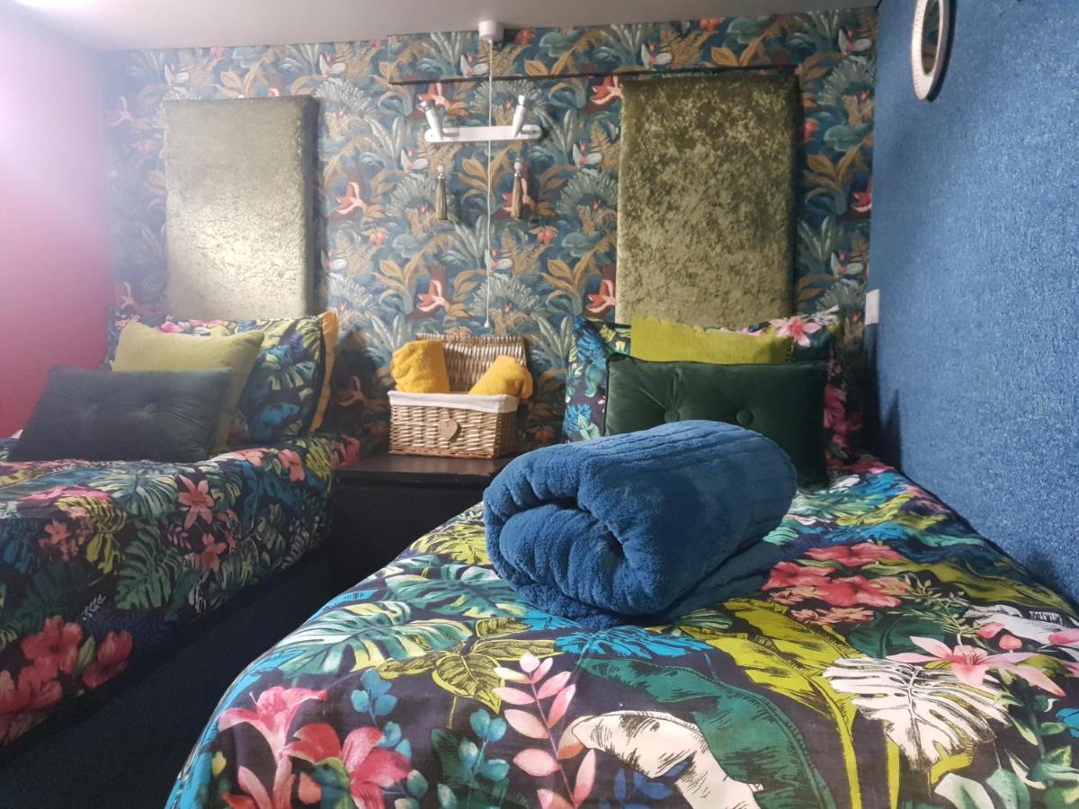 Jasmine Coral Jay Boutique Boatel Ocean Village Gibraltar Zewnętrze zdjęcie