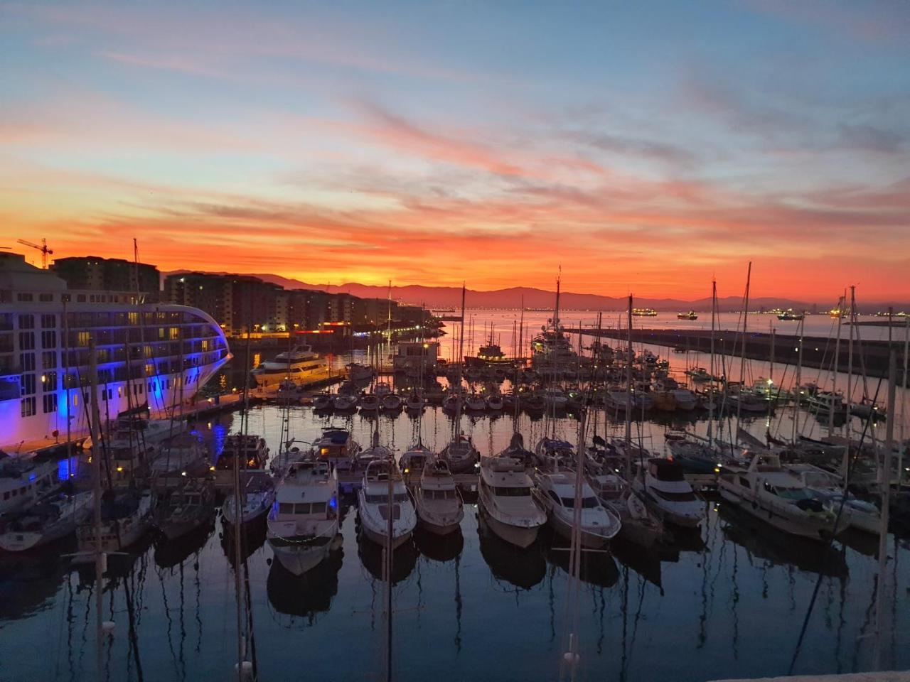 Jasmine Coral Jay Boutique Boatel Ocean Village Gibraltar Zewnętrze zdjęcie